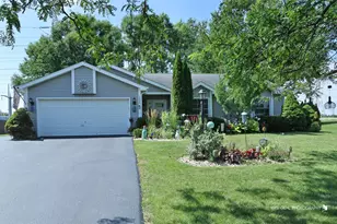 1525 Southport Ct, Zion, IL 60099 - Photo 1