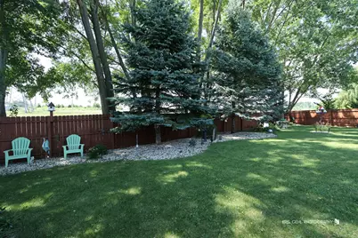 1525 Southport Court, Zion, IL 60099 - Photo 6