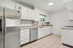 401 Belting Ct, Machesney Park, IL 61115 - Photo 12