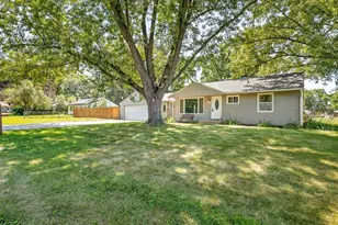 401 Belting Ct, Machesney Park, IL 61115 - Photo 2
