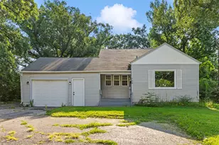 708 N Cedar Rd, New Lenox, IL 60451 - Photo 1