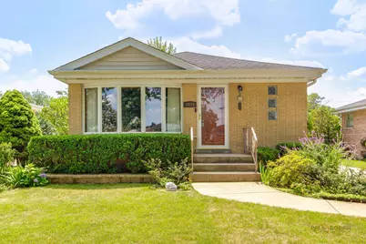 7029 W Kedzie Street, Niles, IL 60714 - Photo 1