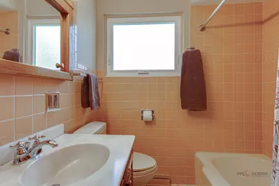 7029 W Kedzie Street, Niles, IL 60714 - Photo 12
