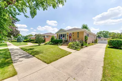7029 W Kedzie Street, Niles, IL 60714 - Photo 2