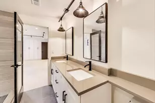 3735 S Lake Park Ave, Chicago, IL 60653 - Photo 26