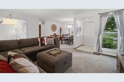 951 Manchester Circle #951, Schaumburg, IL 60193 - Photo 4