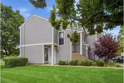 951 Manchester Circle #951, Schaumburg, IL 60193 - Photo 2