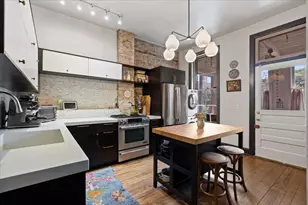 1945 W Schiller St, Chicago, IL 60622 - Photo 10