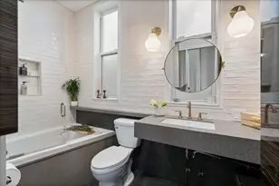 1945 W Schiller St, Chicago, IL 60622 - Photo 14