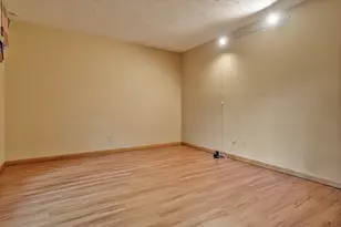 8351 Snaresbrook Rd, Roscoe, IL 61073 - Photo 6