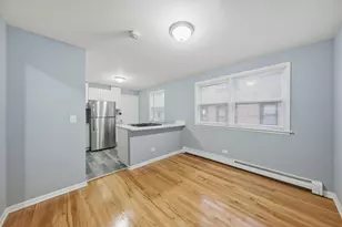 6921 N Ashland Blvd, Chicago, IL 60626 - Photo 2