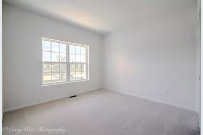 300 N Aspen Drive, Cortland, IL 60112 - Photo 10