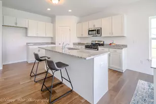 300 N Aspen Dr, Cortland, IL 60112 - Photo 20