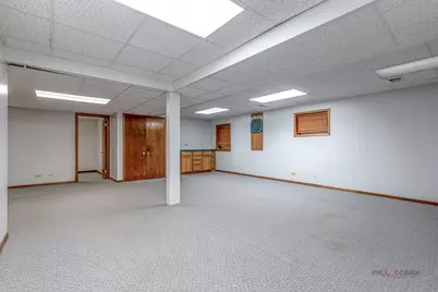8 N Old Creek Road, Vernon Hills, IL 60061 - Photo 48