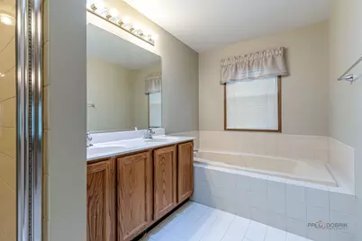 8 N Old Creek Road, Vernon Hills, IL 60061 - Photo 42