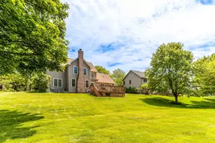 8 N Old Creek Rd, Vernon Hills, IL 60061 - Photo 56