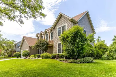 8 N Old Creek Road, Vernon Hills, IL 60061 - Photo 2