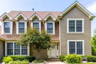 8 N Old Creek Rd, Vernon Hills, IL 60061 - Photo 4