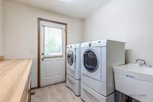 8 N Old Creek Rd, Vernon Hills, IL 60061 - Photo 38