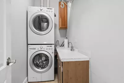 1915 W Wolfram Street, Chicago, IL 60657 - Photo 28