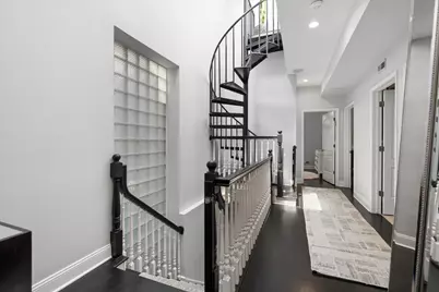 1915 W Wolfram Street, Chicago, IL 60657 - Photo 20
