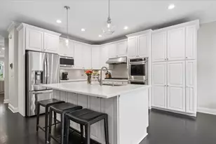 1915 W Wolfram St, Chicago, IL 60657 - Photo 14
