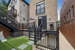 1915 W Wolfram St, Chicago, IL 60657 - Photo 38