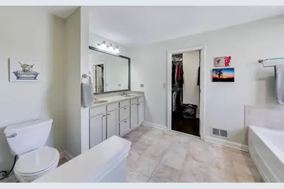 2634 Violet Street, Glenview, IL 60026 - Photo 16