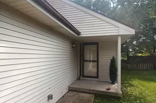 507 Clearwater Dr, Champaign, IL 61822 - Photo 2