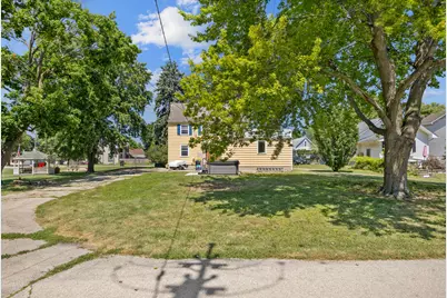 410 E Main Street, Genoa, IL 60135 - Photo 24