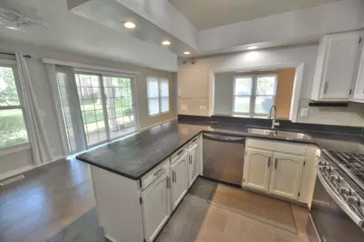 1850 Pebble Beach Circle, Elk Grove Village, IL 60007 - Photo 8