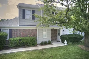 1850 Pebble Beach Cir, Elk Grove Village, IL 60007 - Photo 1