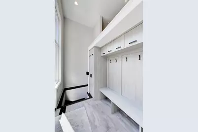 2527 W Medill Avenue, Chicago, IL 60647 - Photo 18