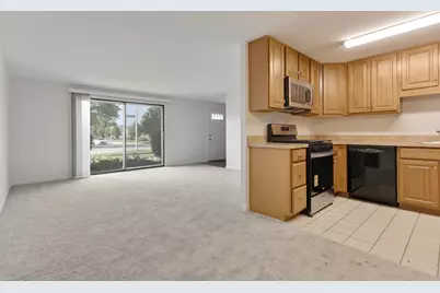 117 Cotuit Court, Schaumburg, IL 60193 - Photo 6