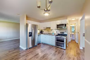 2517 Fairway Dr, Joliet, IL 60435 - Photo 8
