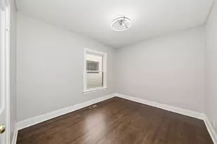 10742 S Prairie Ave, Chicago, IL 60628 - Photo 10