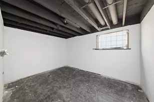 10742 S Prairie Ave, Chicago, IL 60628 - Photo 22