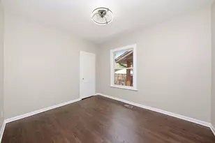 10742 S Prairie Ave, Chicago, IL 60628 - Photo 12