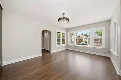 10742 S Prairie Avenue, Chicago, IL 60628 - Photo 2