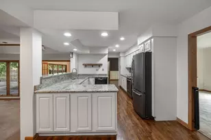 749 N Sharon Dr, Woodstock, IL 60098 - Photo 4