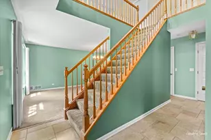 1404 Laurel Oaks Dr, Streamwood, IL 60107 - Photo 2