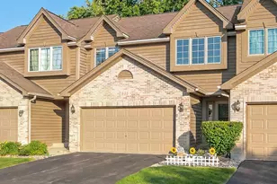 955 Ascot Dr, Elgin, IL 60123 - Photo 1