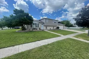 793 Six Pines Dr, Romeoville, IL 60446 - Photo 1