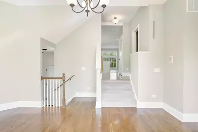185 N Hickory Avenue, Arlington Heights, IL 60004 - Photo 4