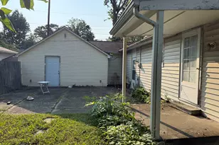 810 E 7th St, Centralia, IL 62801 - Photo 8