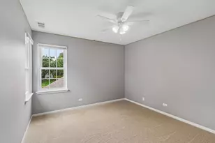 621 Woodhaven Dr, Mundelein, IL 60060 - Photo 24