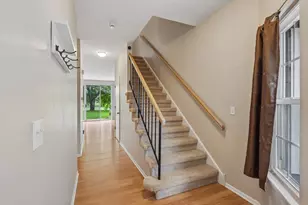 621 Woodhaven Dr, Mundelein, IL 60060 - Photo 8