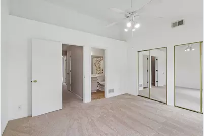 621 Woodhaven Drive, Mundelein, IL 60060 - Photo 20