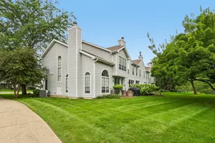 621 Woodhaven Dr, Mundelein, IL 60060 - Photo 30