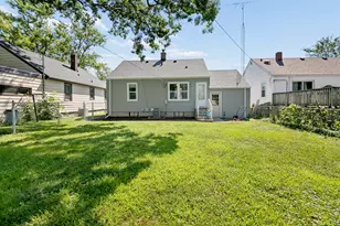 1391 Circle Dr, Kankakee, IL 60901 - Photo 12